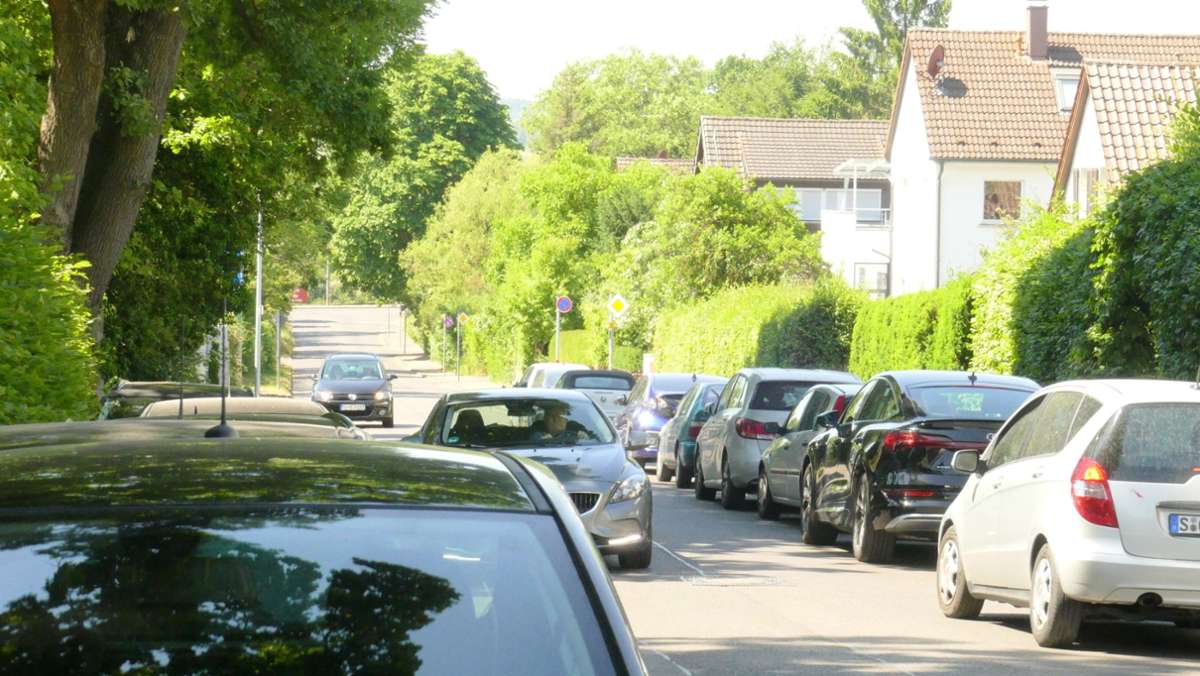 Parken in Plieningen und Birkach: Laut Stadt sind nur an wenigen Stellen Parkplätze knapp
