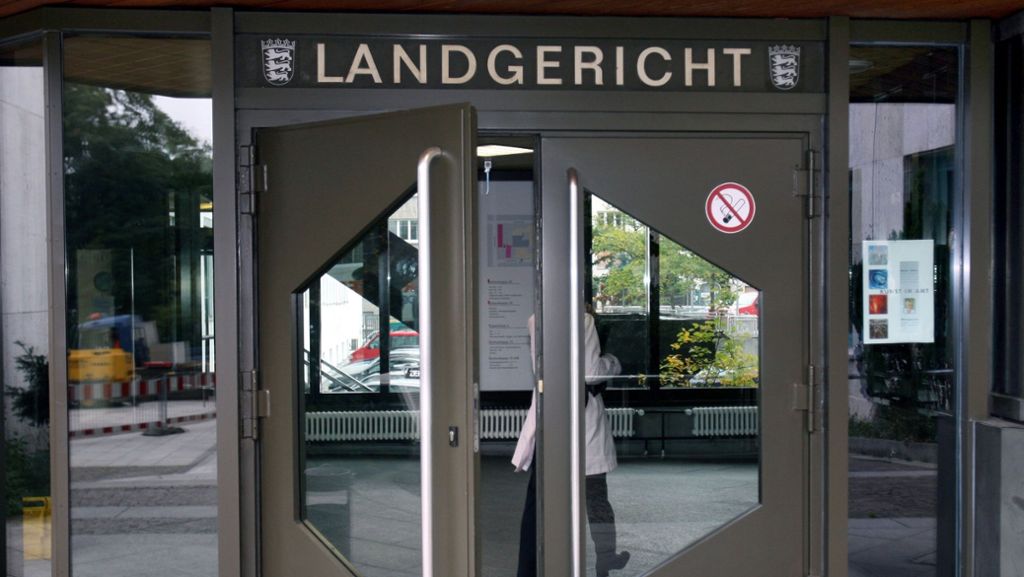 Landgericht Stuttgart: Gefährlicher Messerstecher verurteilt: Knapp zehn Jahre Haft für Mordversuch