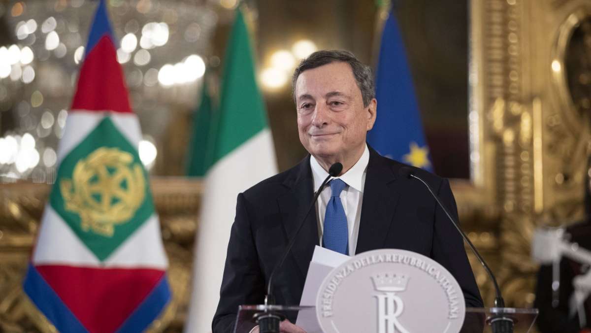  Der frühere Zentralbanker Mario Draghi hat lange mit allen Parteien über die Krise in Italien gesprochen. Jetzt steht sein Entschluss fest, den Sprung in die Politik als Premier zu wagen. Im Parlament muss er in Kürze zwei Vertrauensfragen gewinnen. 
