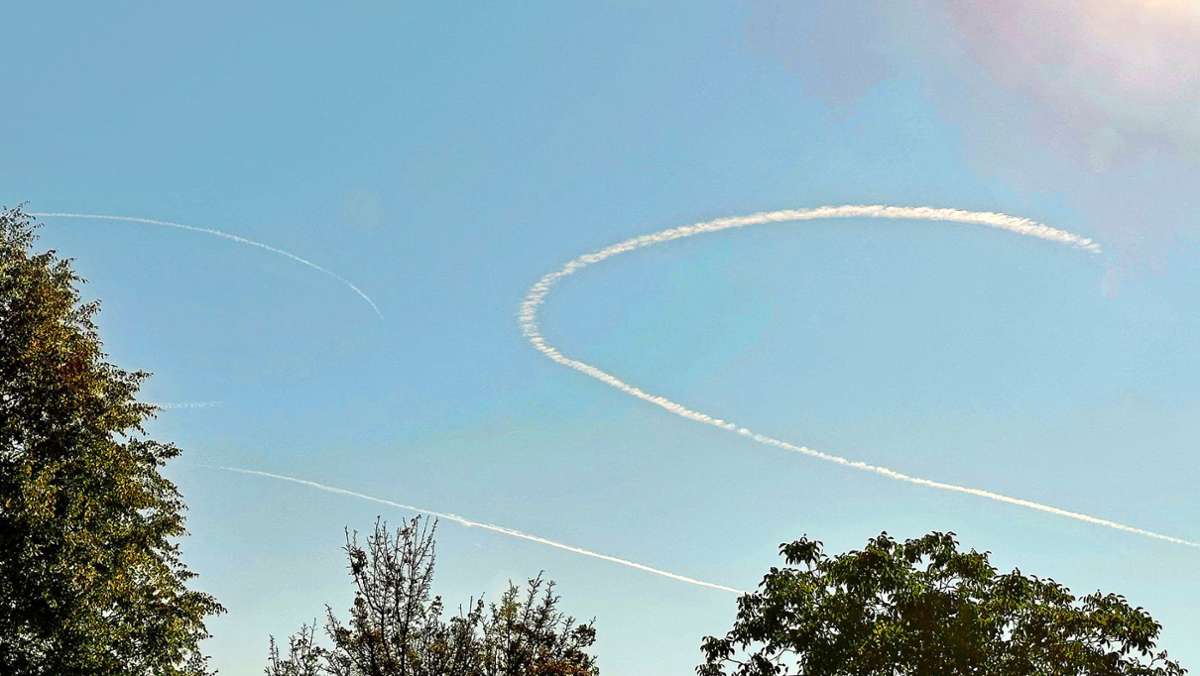 Flugbewegungen werfen Fragen auf: Eurofighter am Himmel über Stuttgart