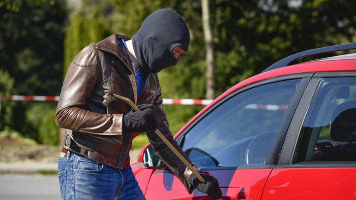 Autoknacker in Lenningen: Bargeld aus Fahrzeug gestohlen