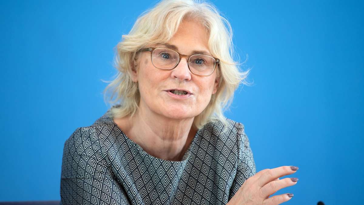 Rücktritt der Verteidigungsministerin: Christine Lambrecht kritisiert Medien