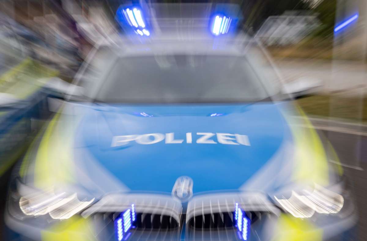 Die Polizei hat in Ditzingen eine Seniorin aus dem Verkehr gezogen, die andere gefährdet hatte. Foto: picture alliance/dpa/Daniel Karmann