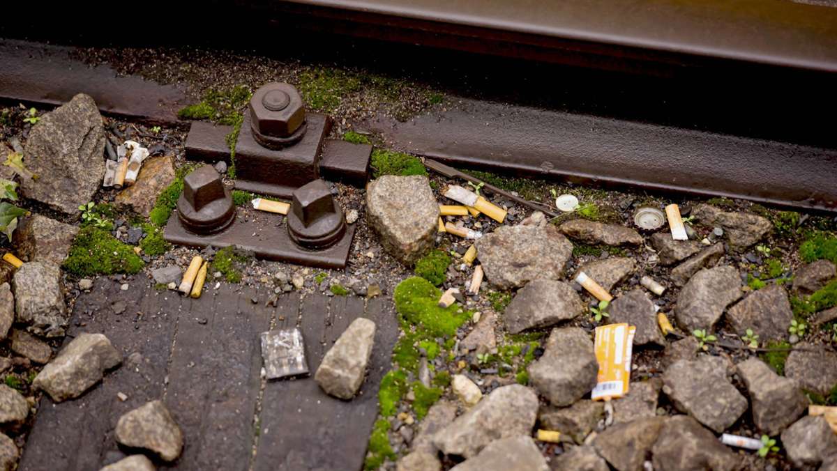 Vermüllung in Stuttgart: Dürfen Stadtbahnfahrer am Fenster rauchen?