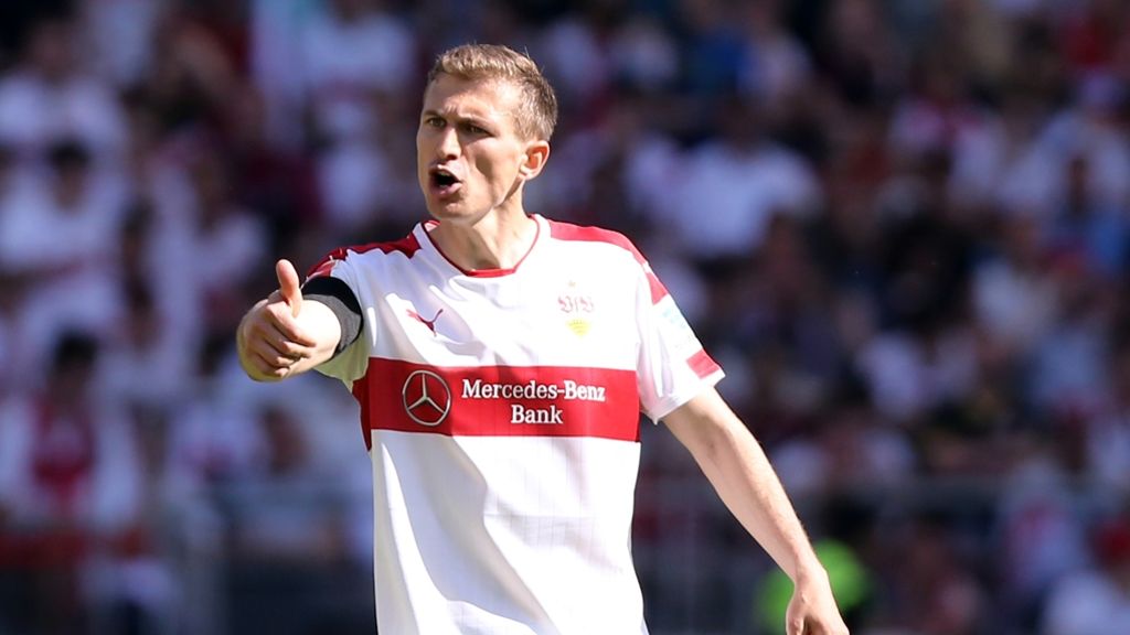  Beim VfB Stuttgart hat Daniel Schwaab nach dem Abstieg keinen neuen Vertrag erhalten. Jetzt unterschreibt der Verteidiger einen Vertrag beim PSV Eindhoven. 