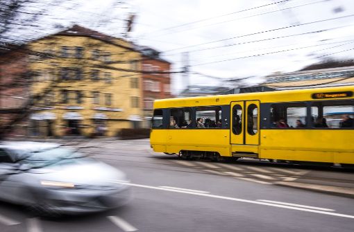 Unfall in Stuttgart Fahrgäste saßen in voller SBahn fest