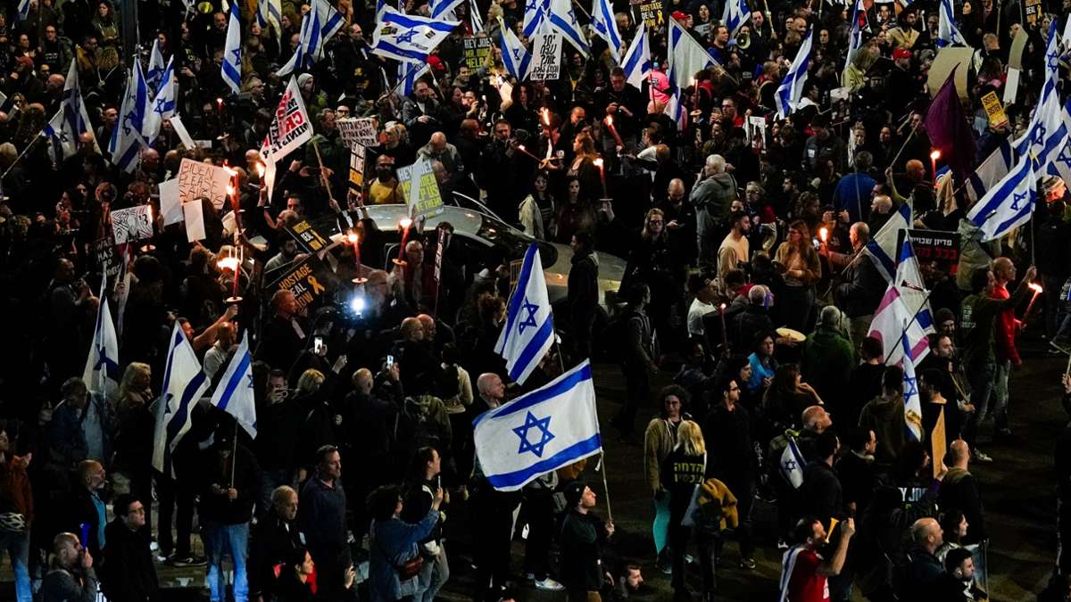 Krieg in Nahost: Tausende demonstrieren für Geiseln und gegen Netanjahu