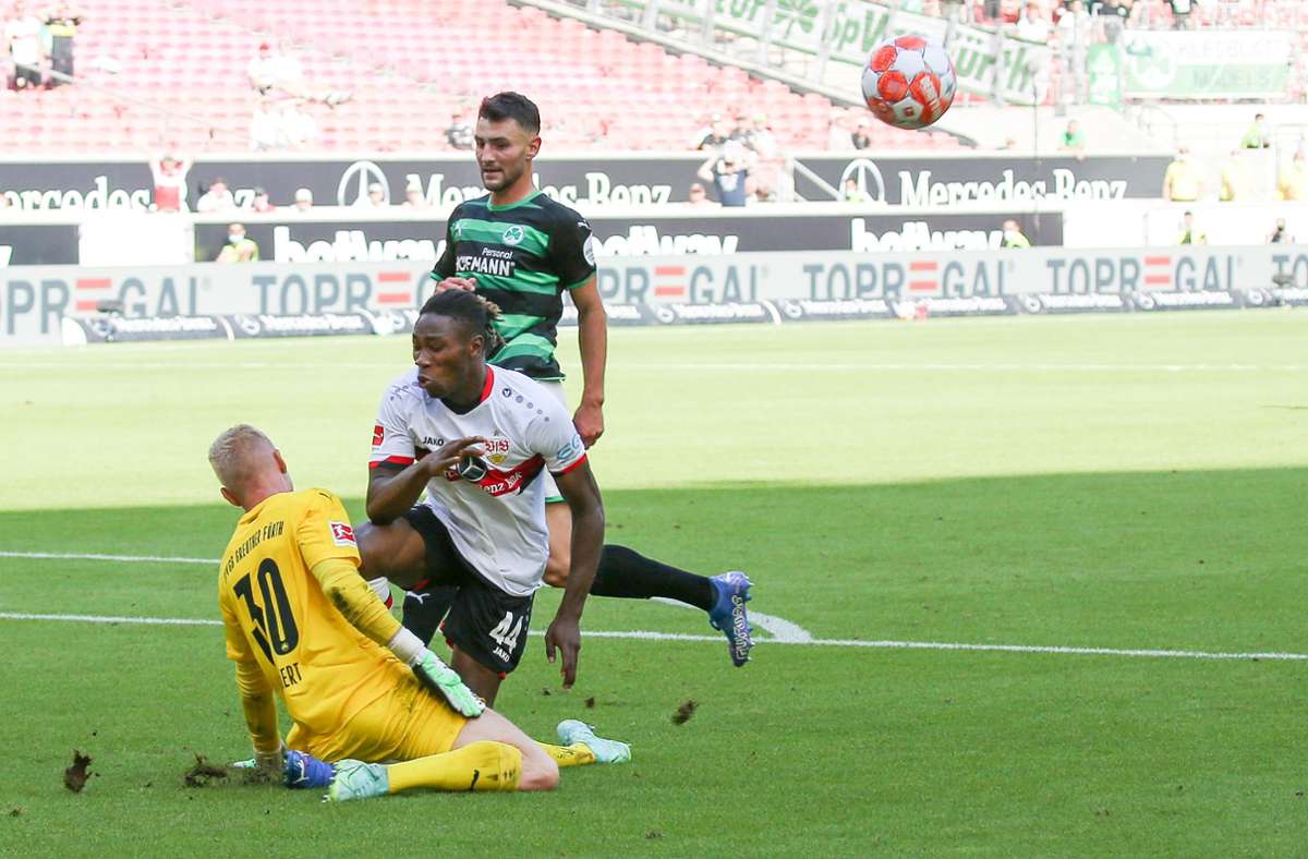 Mohamed Sankoh, die Nachwuchshoffnung im Angriff, dürfte aufgrund seiner im ersten Saisonspiel gegen Greuther Fürth erlittenen schweren Knieverletzung noch die gesamte Spielzeit ausfallen.