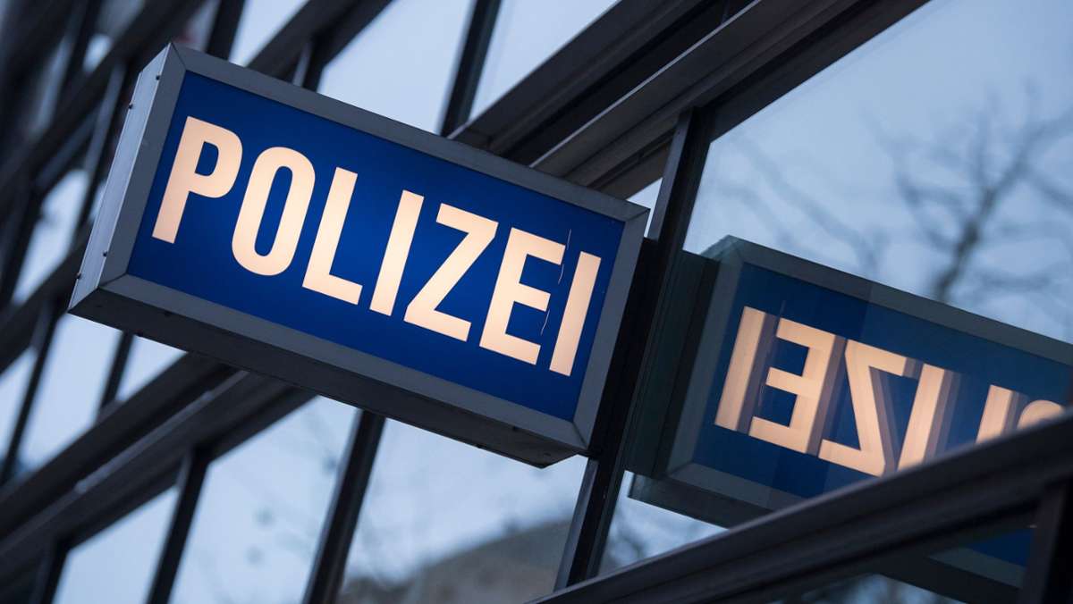 Rechtsextremismus in Chats: Einsatzkräfte durchsuchen Wohnungen von hessischen Polizisten