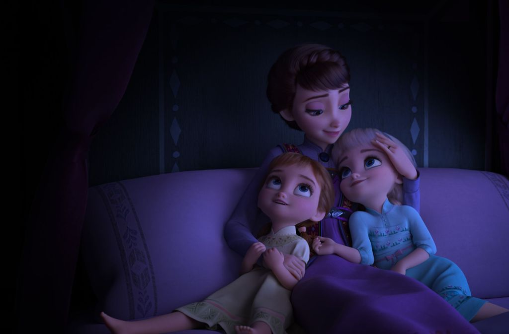 Königin Iduna mit ihren Töchtern Anna und Elsa