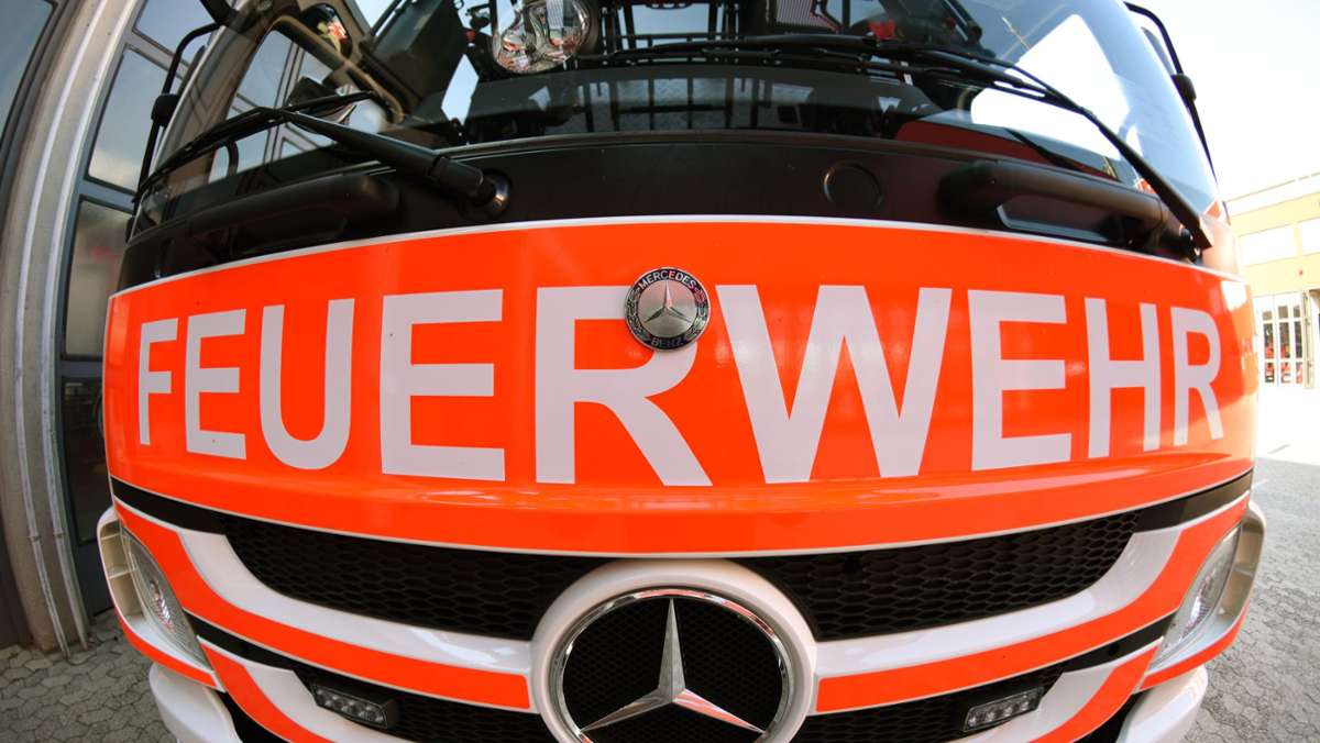  Bei einem Fahrzeugbrand in Esslingen am Freitagmorgen vermutet die Polizei als Ursache einen technischen Defekt. Verletzt wurde niemand 