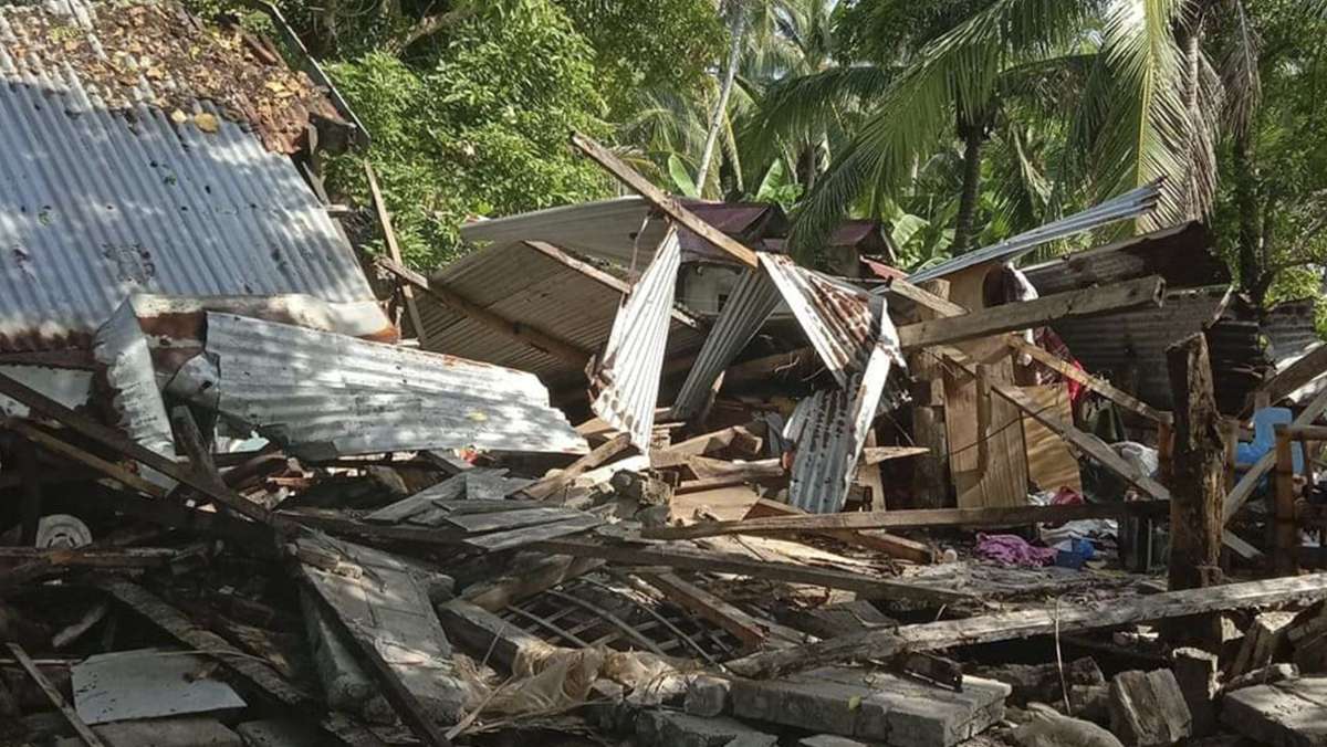  Mindestens ein Mensch ist bei einem Erdbeben auf der philippinischen Insel Masbate ums Leben gekommen, mehrere Personen sind verletzt worden. Das Beben hatte eine Stärke von 6,6. 