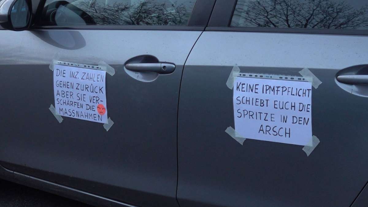 Coronaprotest in Stuttgart: Parkplatz-Sperrung im Dienste des Infektionsschutzes