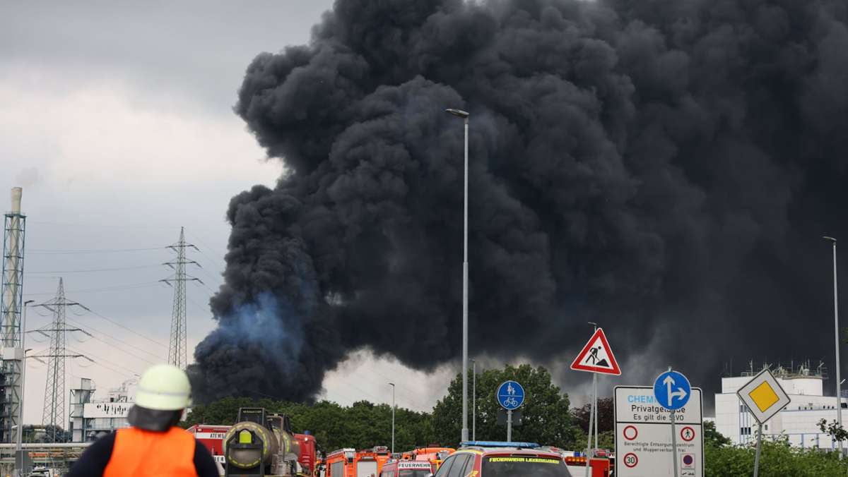 Chempark in Leverkusen: Explosion fordert mindestens zwei Tote und viele Verletzte