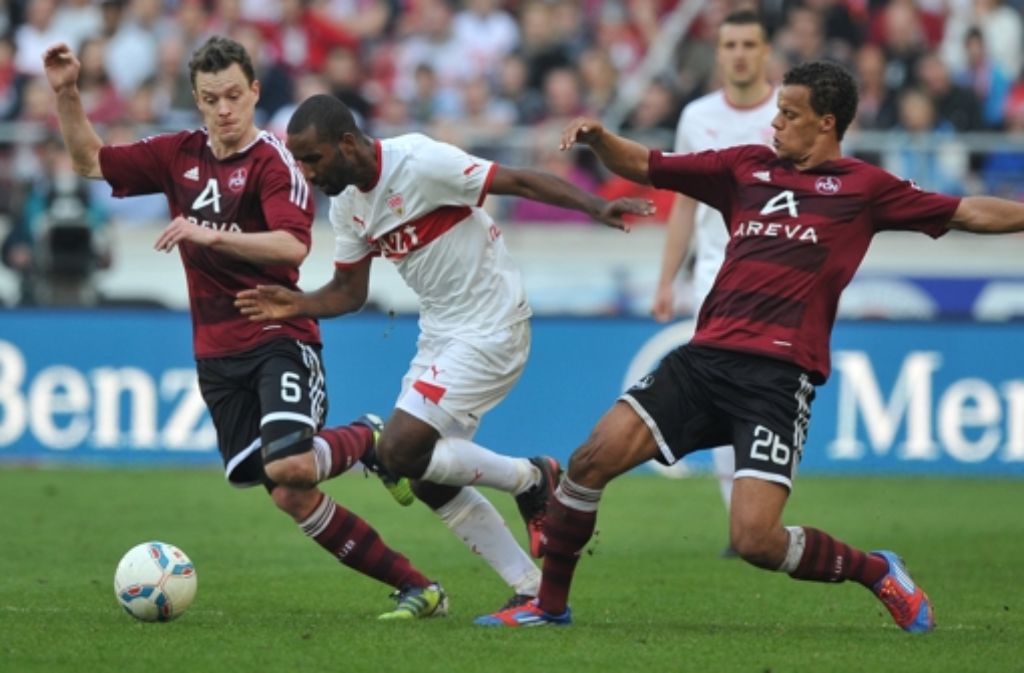 Bevor der VfB Stuttgart auf ihn aufmerksam wurde, spielte Cacau für die Amateure des 1. FC Nürnberg und für die Profimannschaft. Mehrere Bundesligisten interessieren sich für den Brasilianer.