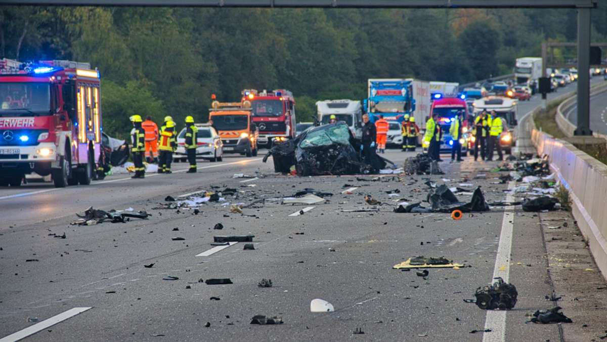 A5 bei Friedberg: Vier Tote bei verheerendem Unfall  - Falschfahrer Ursache?