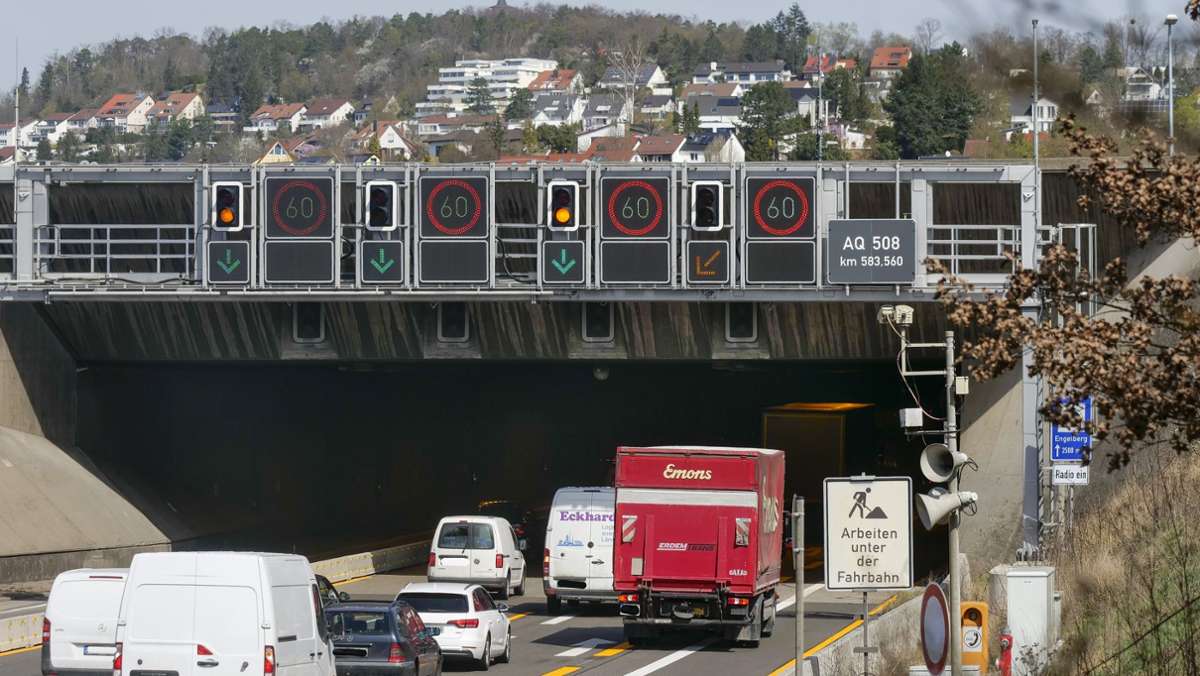 Fehlalarm in Engelbergtunnel: Bis zu zehn Kilometer Stau im Berufsverkehr