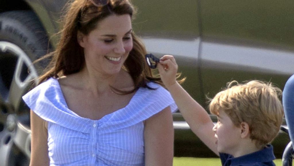 Royals auf Familienausflug bei Tetbury: Prinz William spielt Polo, Herzogin Kate mit ihren Kindern