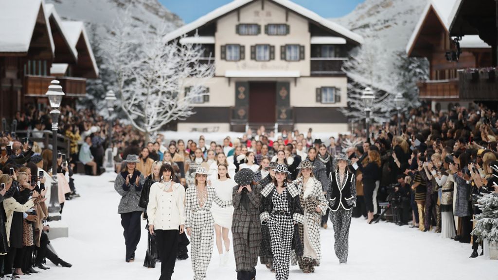 Chanel bei der Paris Fashion Week: Ein letztes Mal mit Karl Lagerfeld im Schnee