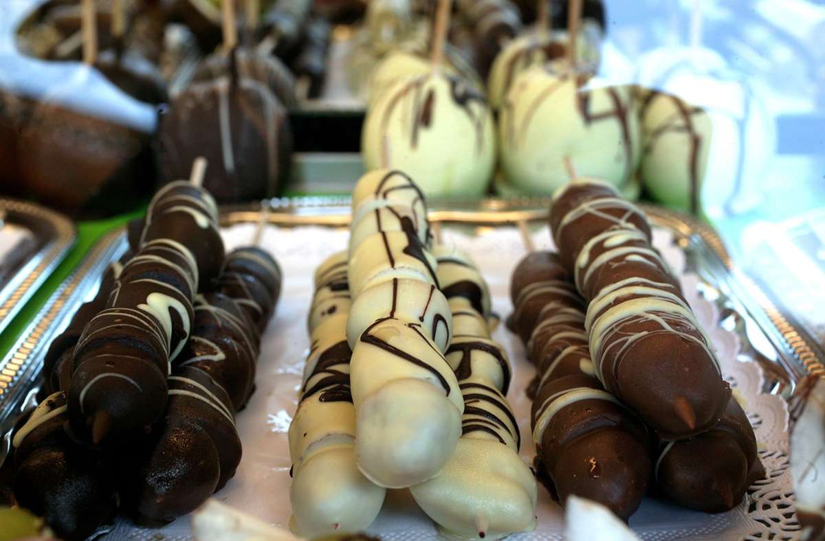 Die ebenfalls mit Schokolade überzogenen Bananen sind mit vier Euro etwas teurer als die Äpfel.