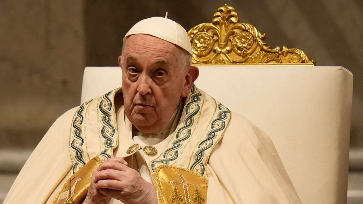 Feier der Osternacht: Papst ruft zu Freude und Hoffnung auf
