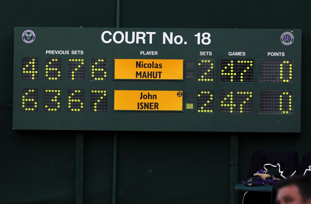Das Rekordspiel von Nikolas Mahut und John Isner aus dem Jahr 2010 wird keine Nachahmer mehr finden. Ab diesem Jahr wird im entscheidenden fünften Satz (Männer) bzw. dritten Satz (Frauen) bei 12:12 ein Tiebreak gespielt. Damit unterscheidet sich Wimbledon von den anderen Grand-Slam-Turnieren: Bei den US Open wird bei 6:6 ein Tiebreak gespielt. Bei den Australien Open wird ebenfalls bei 6:6 ein Tiebreak gespielt, allerdings bis 10 Punkte (normalerweise 7). Einzig bei den French Open wird weiterhin auf eine Verkürzung des Entscheidungssatz verzichtet.