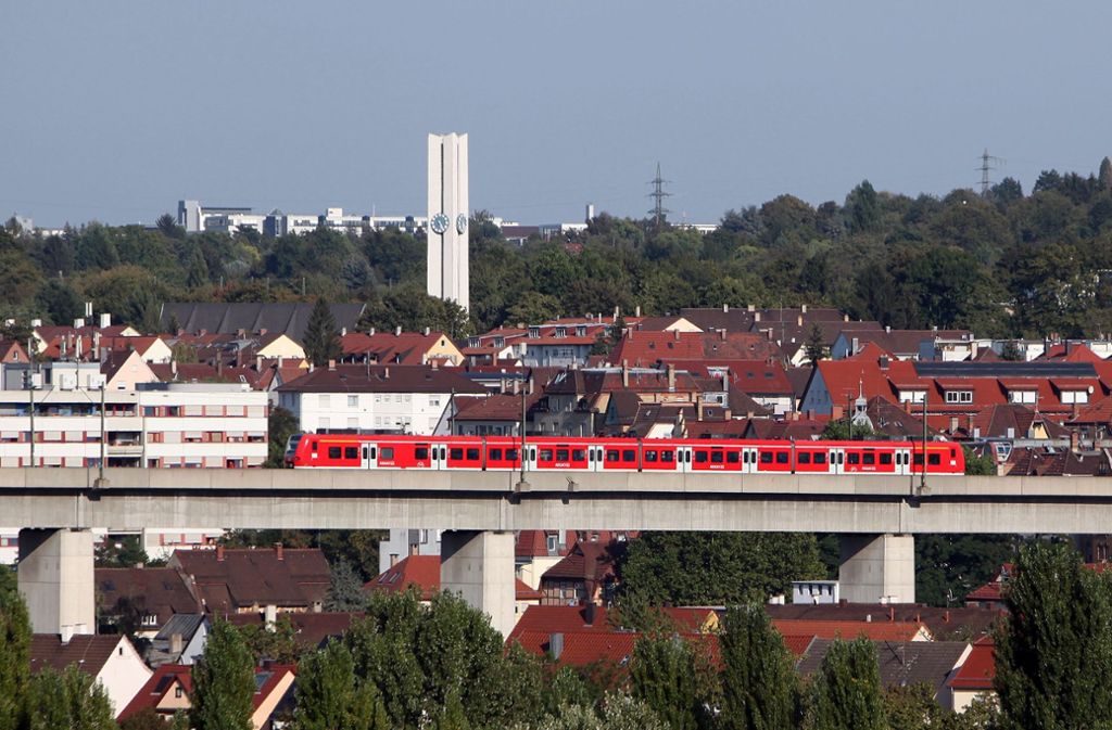 Der Vorfall ereignete sich auf dem Viadukt in Stuttgart-Münster. (Symbolbild) Foto: dpa