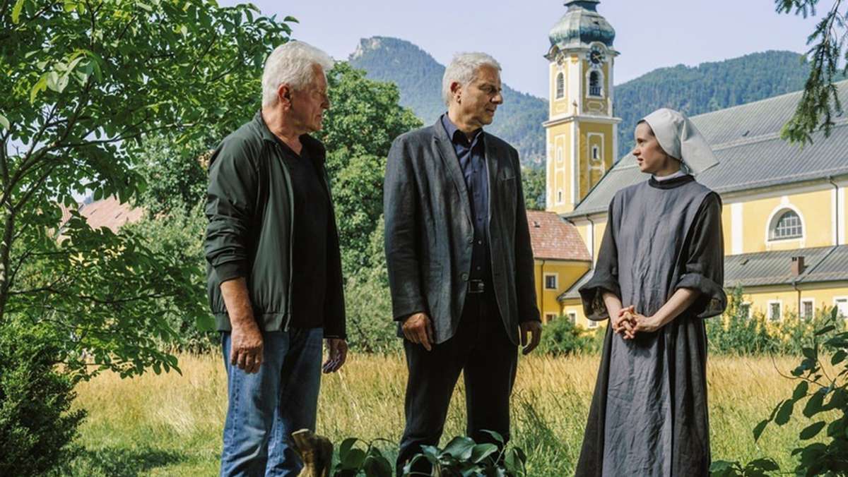  In „Wunder gibt es immer wieder“ aus München ermittelt das „Tatort“-Duo Ivo Batic und Franz Leitmayr in einem Nonnenkloster, in dem es nicht ganz mit rechten Dingen zugeht. 