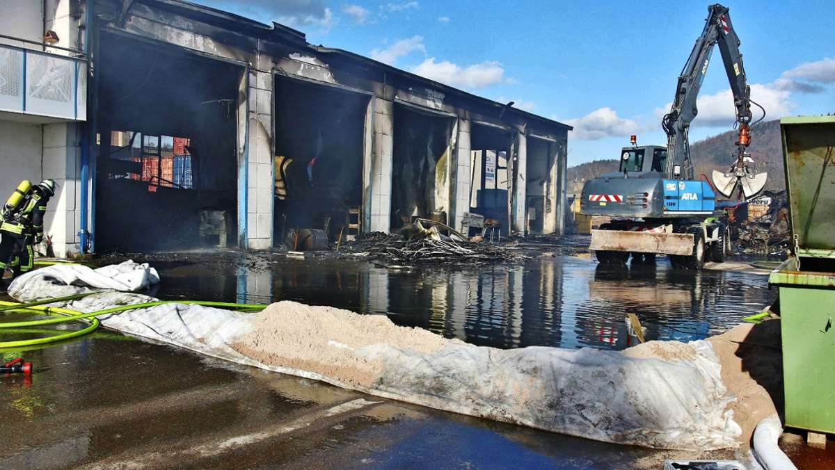 Feuer in Schorndorf: Ermittlungen zur Brandursache laufen