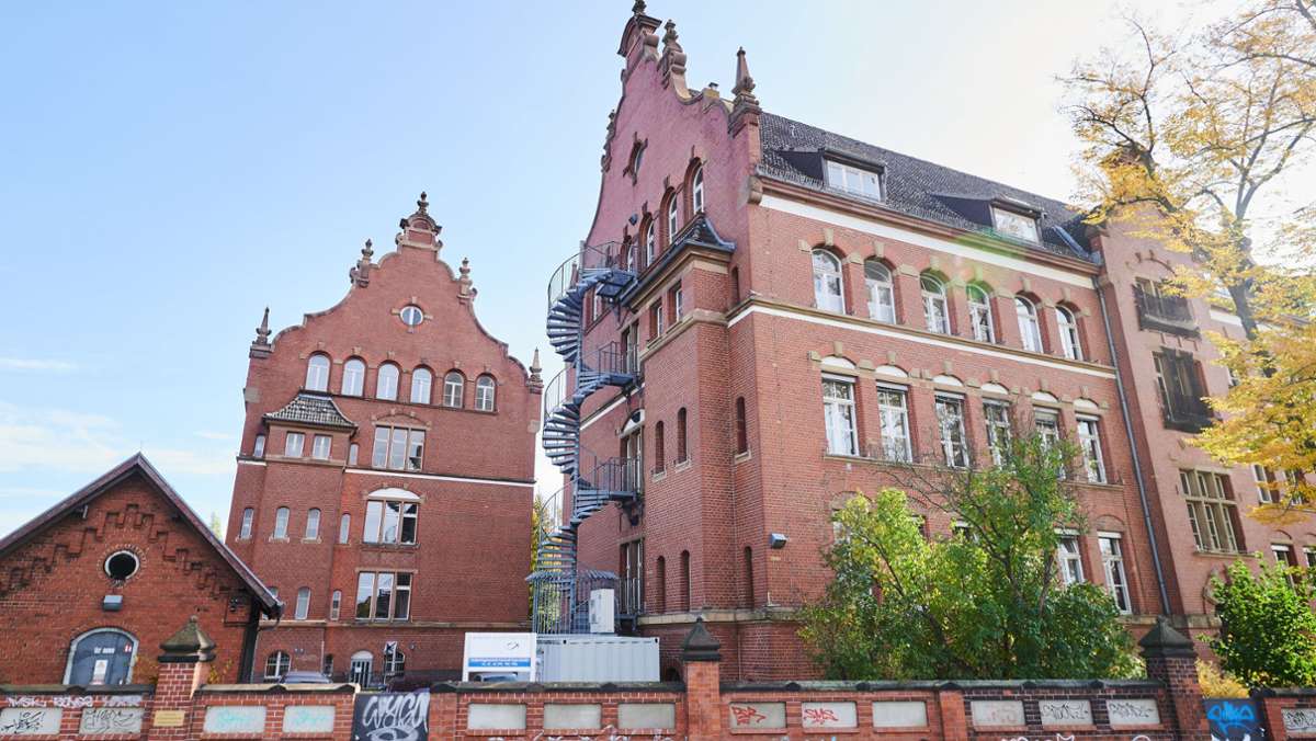 Robert Koch-Institut: Unbekannte werfen Brandsätze auf RKI-Gebäude in Berlin