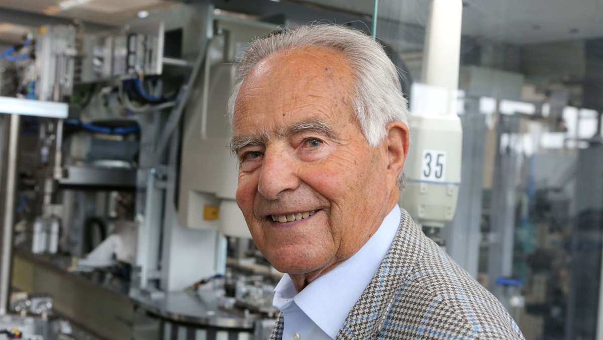  Schon mit 16 Jahren entwickelte er einen Seifenkistenwagen, und der Technik ist er sein Leben lang treu geblieben. Am 14. August feiert Unternehmenseigentümer Kurt Stoll, der älteste Sohn des Festo-Gründers Gottlieb Stoll, seinen 90. Geburtstag. 