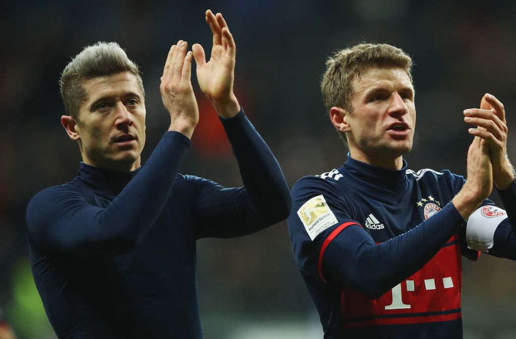 Applaus, Applaus: Robert Lewandowski (li.) und Thomas Müller treffen mit dem FC Bayern auf Besiktas IstanbulFoto:Getty Foto:  