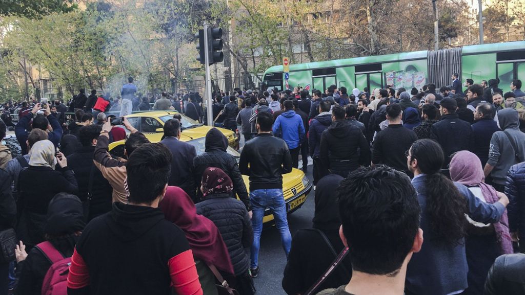 Unruhen im Iran: 450 Demonstranten in Teheran verhaftet