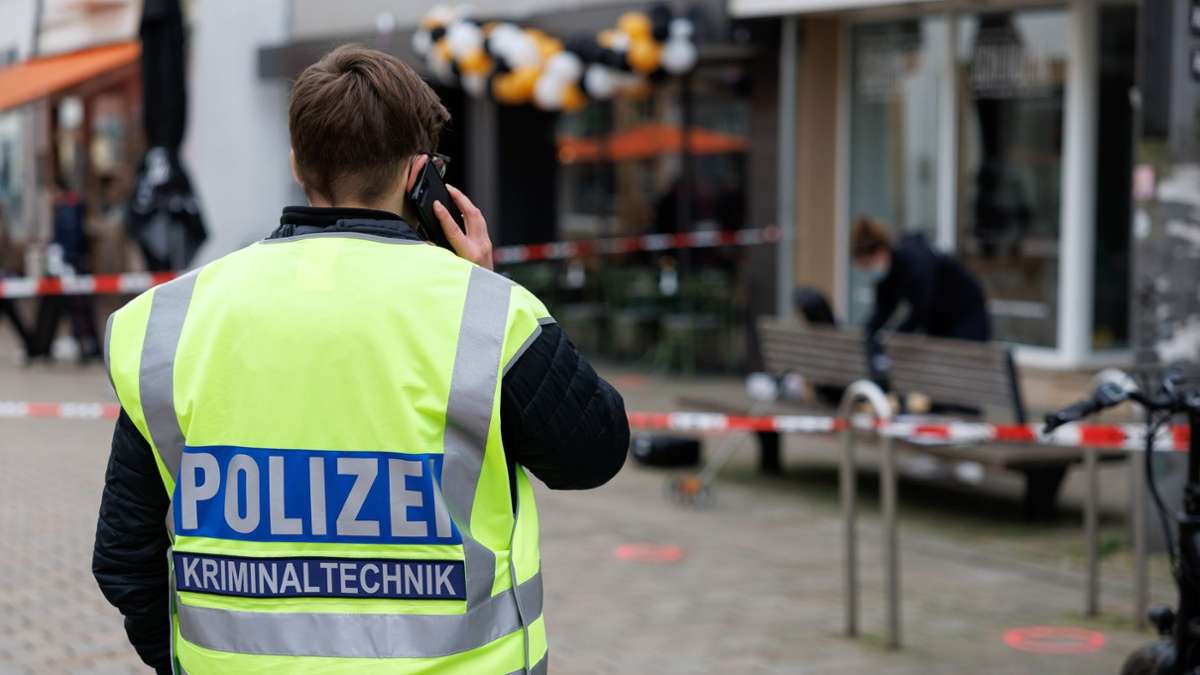 Tötungsdelikt in Bielefeld: Schüsse auf Boxer: Zwei Tatverdächtige mit Fotos gesucht