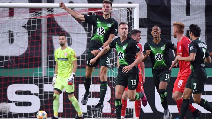 VfL Wolfsburg entgeht Pokal-Blamage in Halle