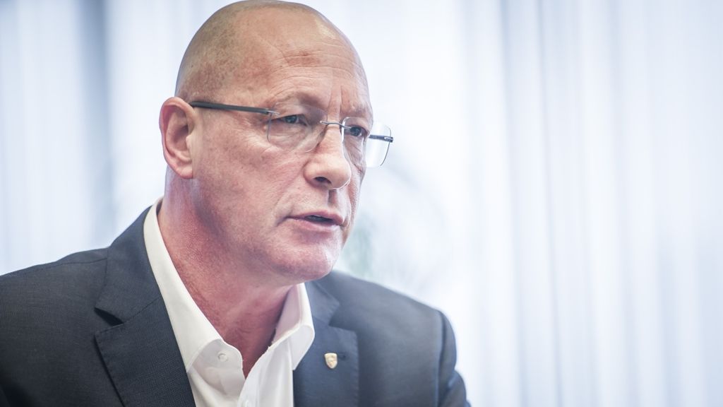 Uwe Hück: Porsche-Betriebsrat pocht auf deutsche Batteriezellen-Fabrik