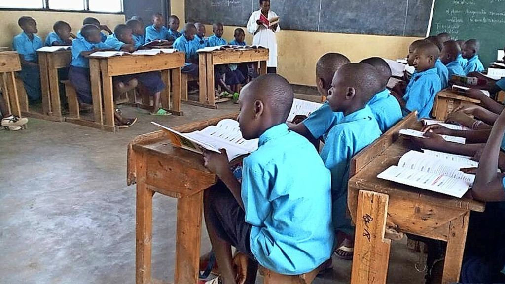  Die Lerchenäckerschule veranstaltet einen Spendenlauf für Hilfsprojekte in Ruanda. Mit dem gesammelten Geld sollen die Ärmsten unterstützt werden. 