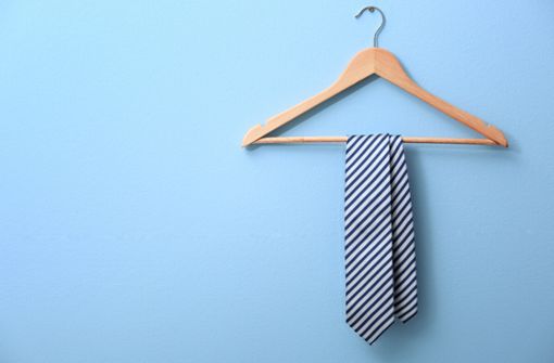In diesem Artikel zeigen wir Ihnen, worauf Sie beim Reinigen von Krawatten achten sollten. Die 7 wichtigsten Tipps im Überblick.