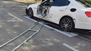 Maserati nach Unfall in Stuttgart beschlagnahmt