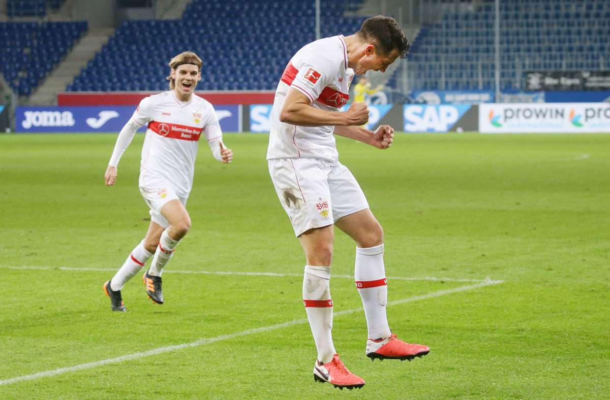 In Hoffenheim liegt der VfB zurück, geht in Führung, gerät erneut in Rückstand – ehe Marc Oliver Kempf in der vierten Minute der Nachspielzeit noch zum 3:3 trifft.