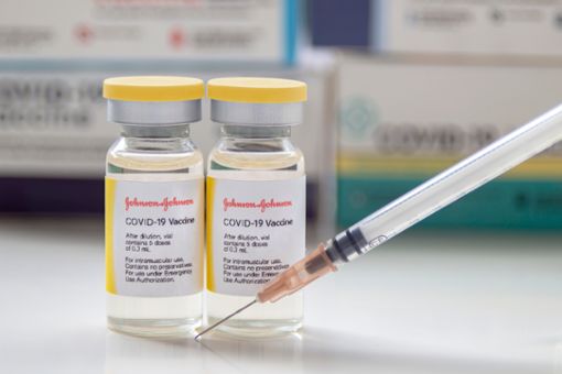 Ab sofort reicht eine Impfung mit Janssen nicht mehr, um als vollständig geimpft zu gelten. Foto: oasisamuel / shutterstock.com