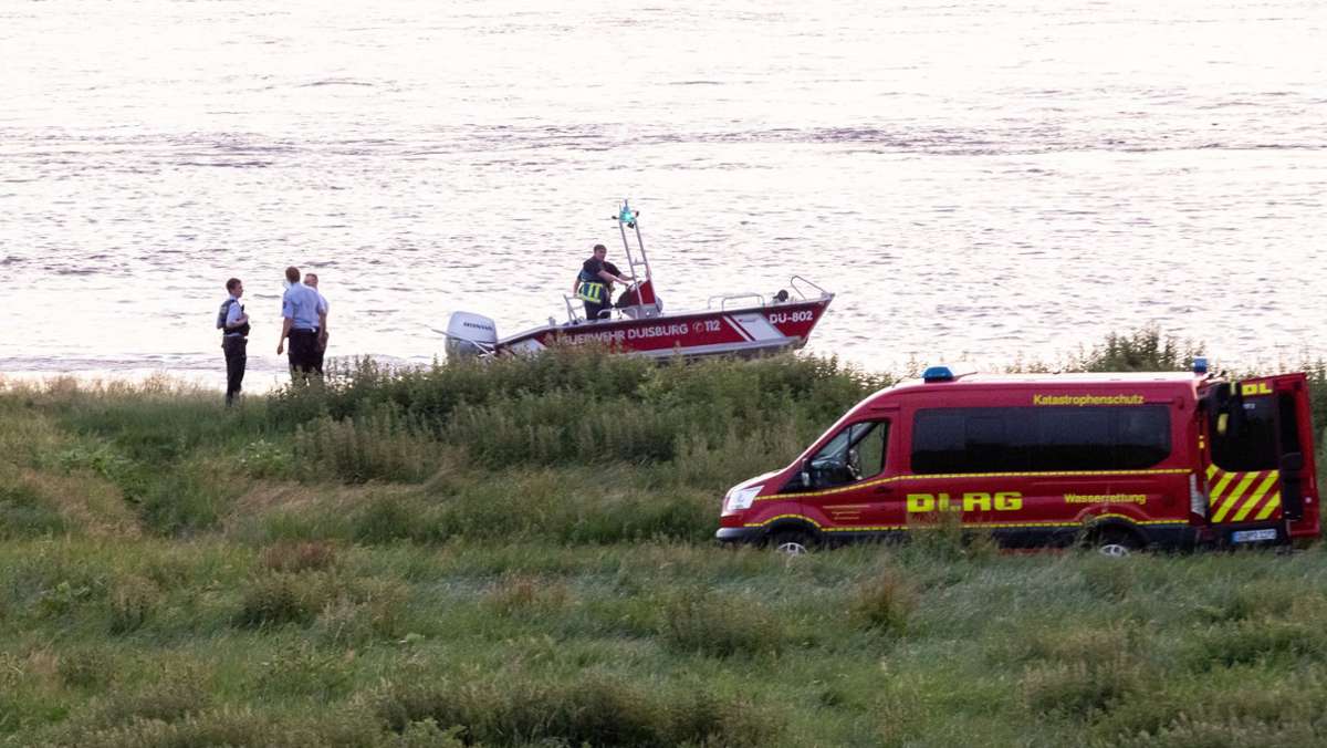 Sucheinsatz in Duisburg: 17-Jährige im Rhein ertrunken -  zwei weitere Mädchen vermisst