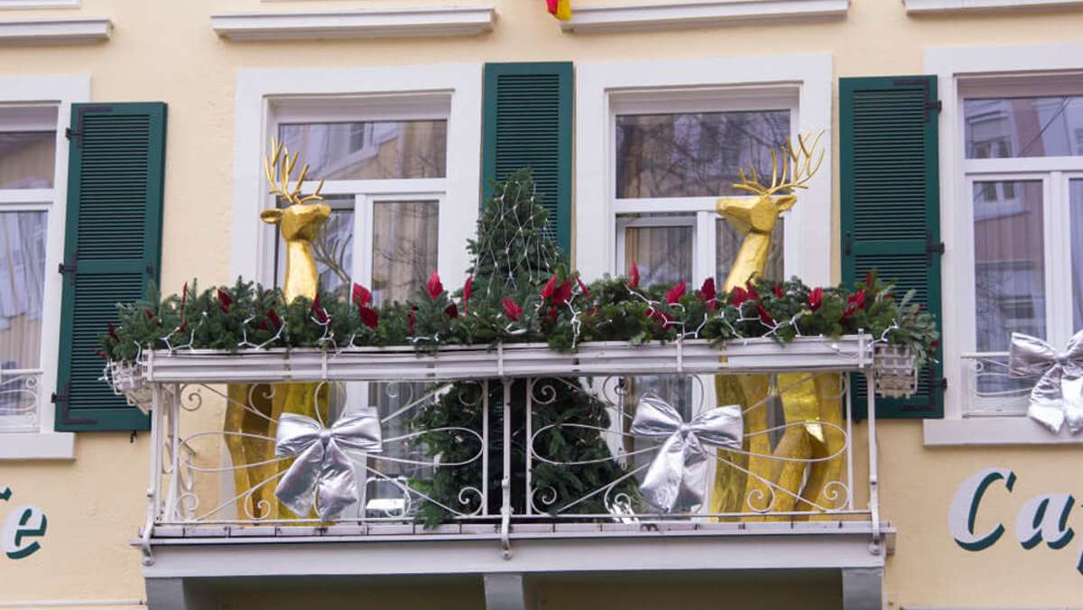 Vorschaubild zum Artikel Balkon weihnachtlich dekorieren
