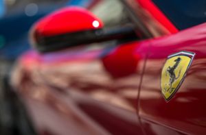 Polizei stoppt vier Ferraris bei illegalem Autorennen