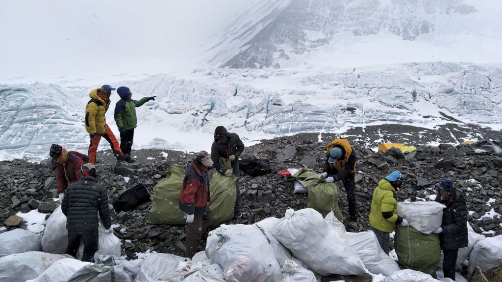 Serie Gipfeltraum: Ein Blinder auf dem Mount Everest: Müll-Sammler auf dem Dach der Welt