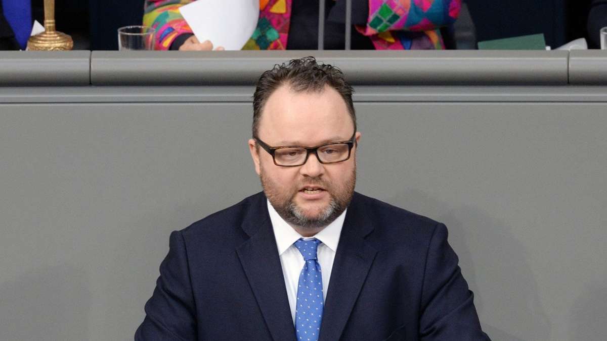  Der FDP-Politiker Christian Jung sitzt eigentlich im Bundestag, wurde aber auch in den Landtag in Baden-Württemberg gewählt. Ein Doppelmandat strebt er aber nicht an, wie der Jung jetzt bekannt gab. 