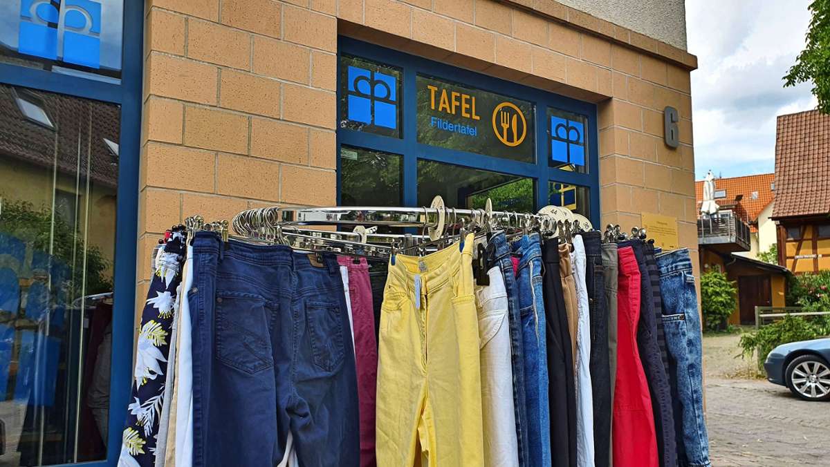 Neuer Tafelladen in Echterdingen: Lebensmittel günstig, Kleidung billig