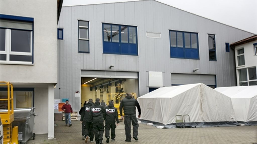 Flüchtlingsunterkunft: 230 Männer in Gewerbehalle untergebracht