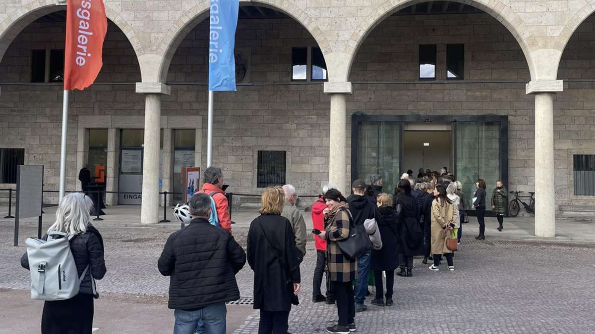 Kunstgebäude in Stuttgart: Großer Andrang vor dem Hotspot der Stuttgarter Kulturszene