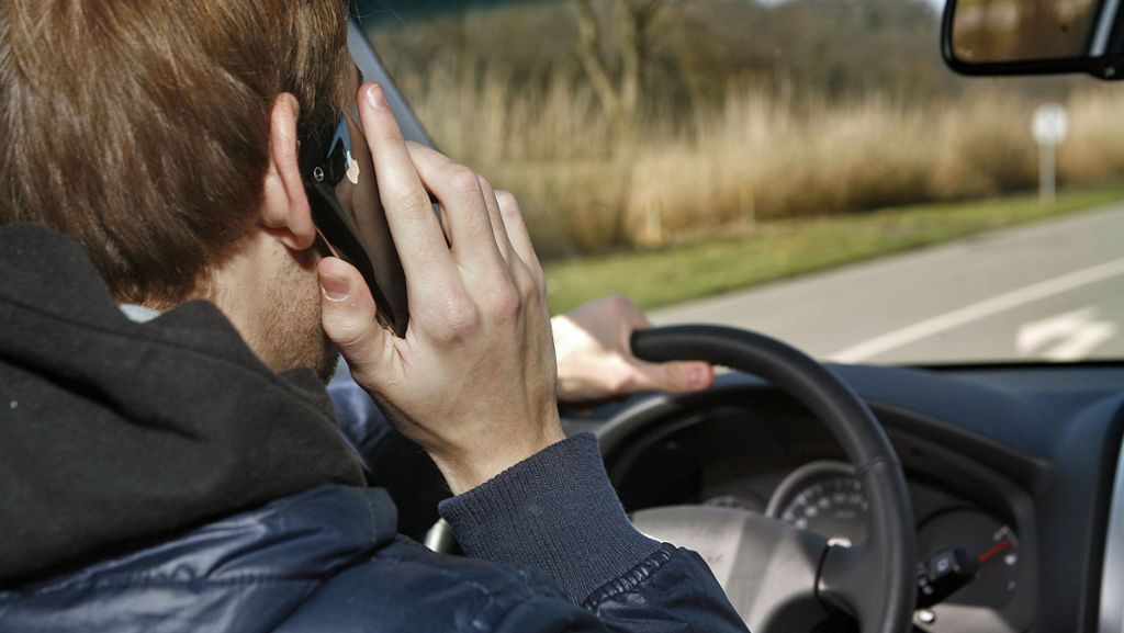 Absurde Ausreden von Autofahrern: „Ich hatte eine Zwiebel am Ohr“